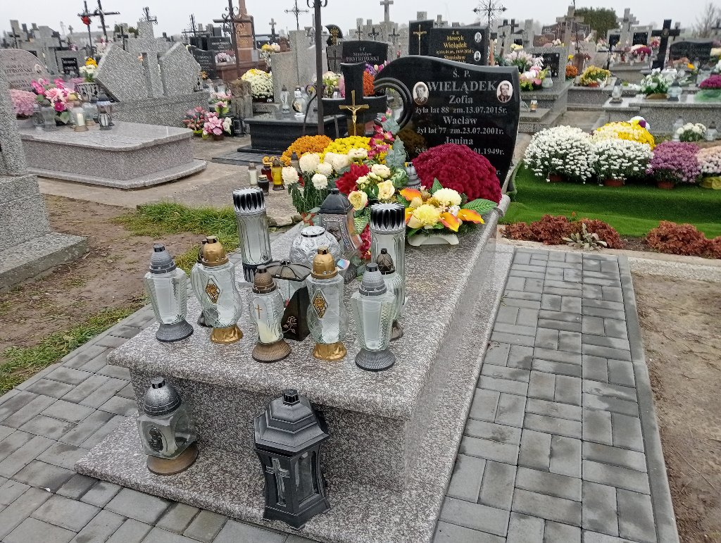 Grób Wacław Wielądek