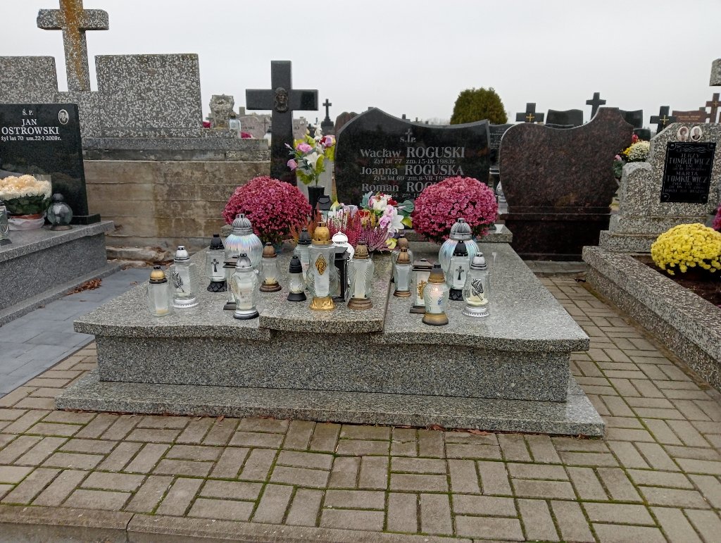 Grób Roman Roguski