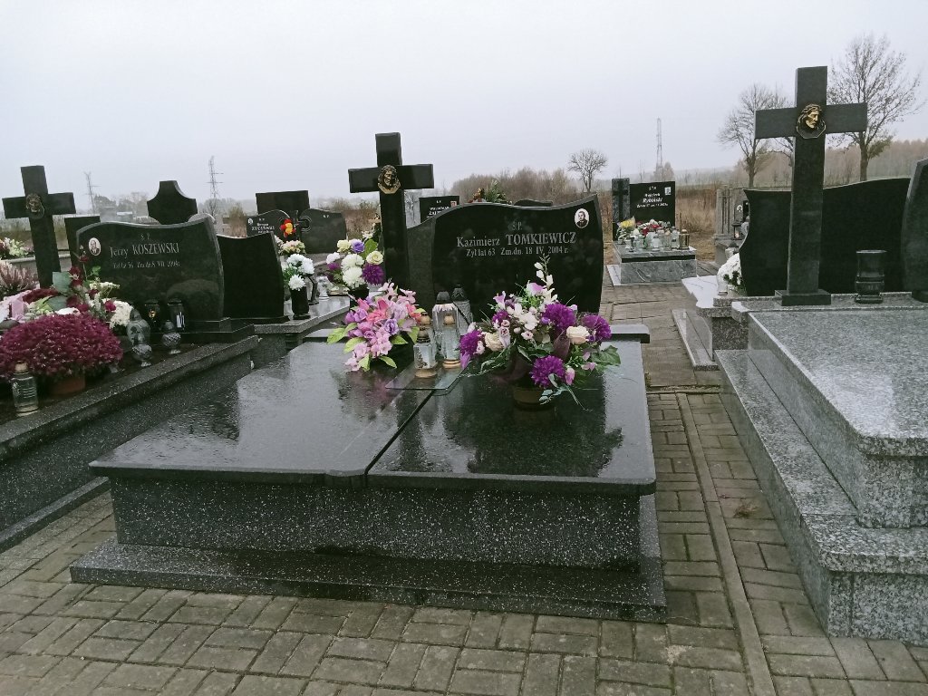 Grób Kazimierz Tomkiewicz