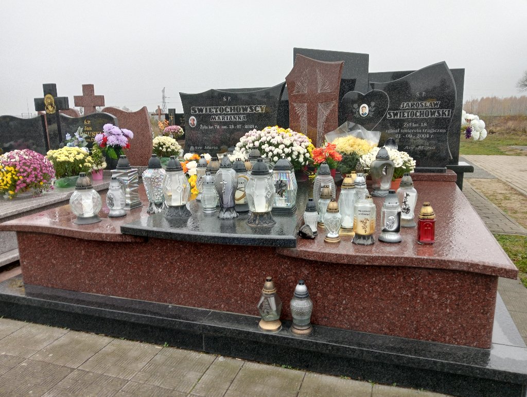 Grób Jarosław Świętochowski
