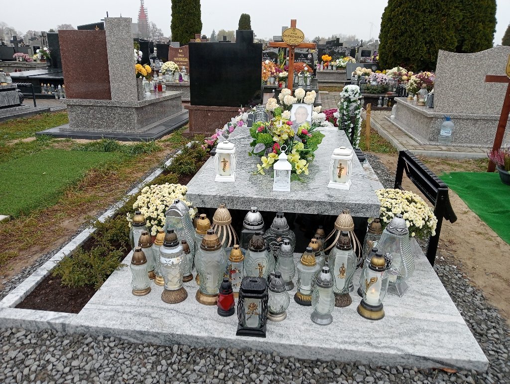 Grób Jerzy Ostrowski